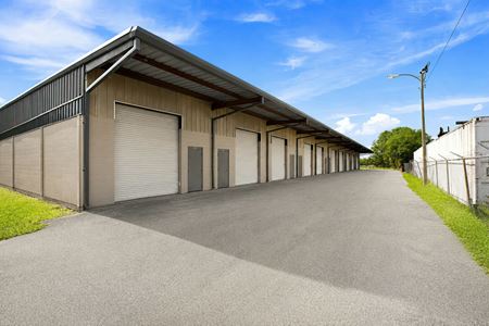 Lakeland Small Bay Industrial | For Lease