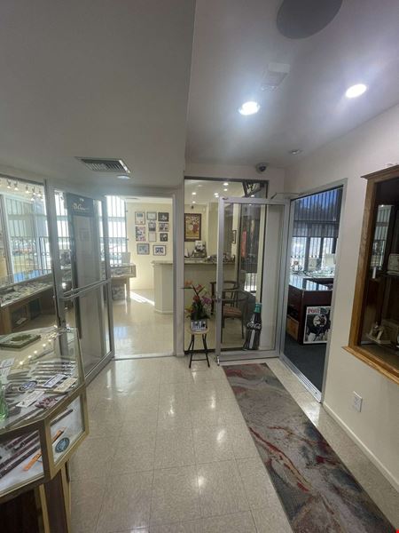 Retail Condo in the Regency on Central