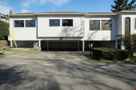 300 NE 45th St