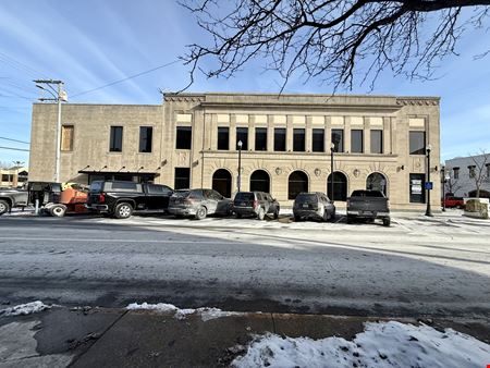 101 East Lincolnway