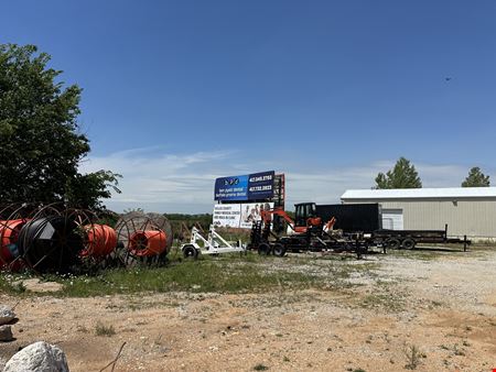5,040 SF Warehouse & Contractor Yard for Lease with 2.42 Acres on Highway 65