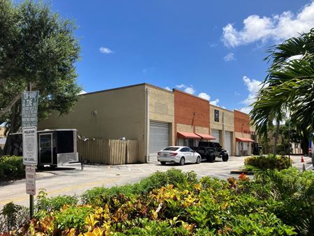 Industrial space for Rent at 1,978 SF End-cap Warehouse Condo near Tamiami Airport in Miami