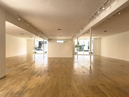 8767 Beverly Boulevard