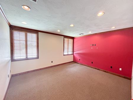 FOR LEASE: 1,301 SF EXECUTIVE OFFICE CONDO
