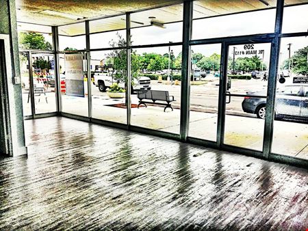 209 W Main St