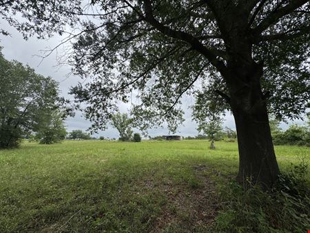 3552 S State Highway 19 - 5 AC in Emory for Investor or Owner/User
