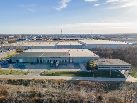 Industrial space for Rent at 11005 E Cir in Omaha
