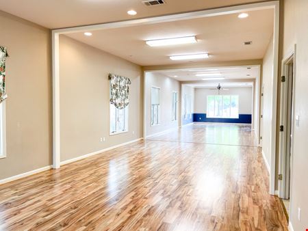 Commercial/Office Spaces in Cul-De-Sac off Bluebonnet Boulevard
