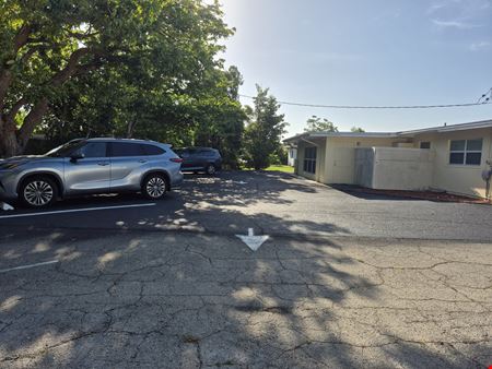 1625 Colonial Blvd., | 1,702± SF Office / Medical Building