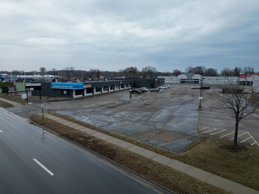 35270 Gratiot Ave