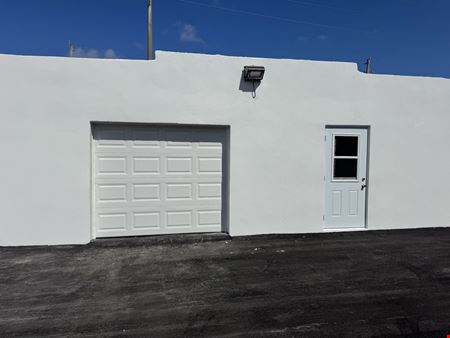 High-Visibility Dixie Highway Outside Storage & Retail Opportunity with New Roof