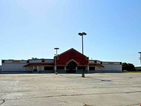 RETAIL BUILDING FOR SALE OR LEASE IN NORTHEAST SPRINGFIELD