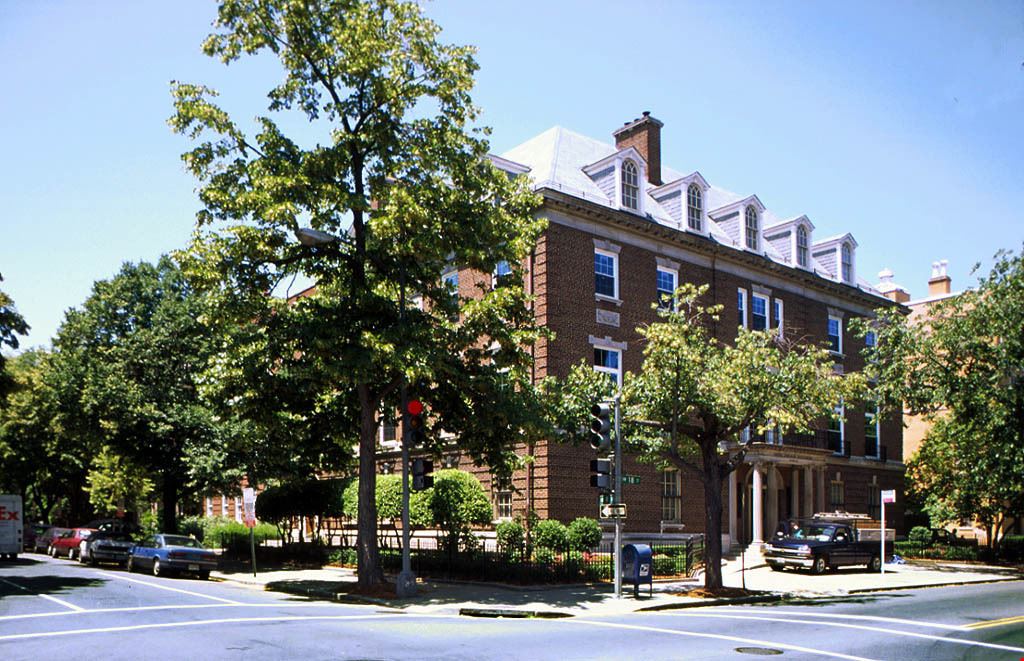 1700 18th St NW