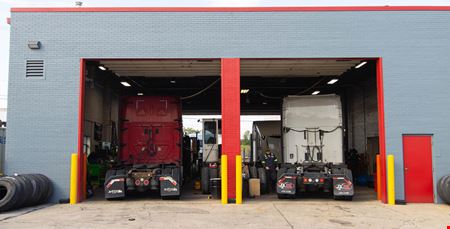 90 Door Truck Terminal for Lease | Divisible | 3000 W. 36th Street, Chicago, IL 60632