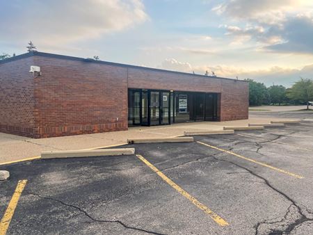 Retail space for Rent at Former Bank in Rochester Hills