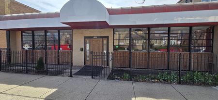 Retail space for Sale at Second-Generation, Fully Equipped Restaurant with Real Estate in Chicago