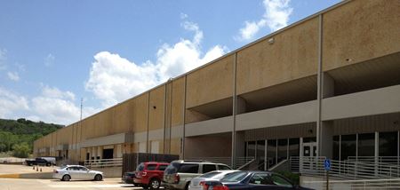 Commercial space at 3051-3111 W Commerce St in Dallas