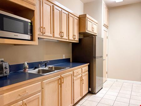 Commercial/Office Spaces in Cul-De-Sac off Bluebonnet Boulevard