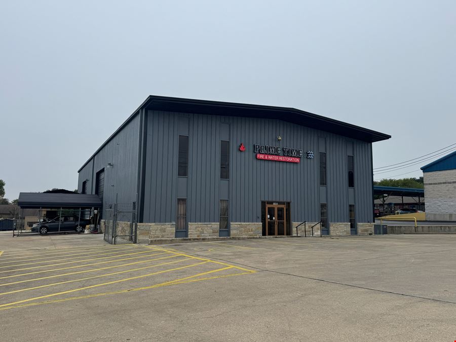 Office + Warehouse + Fenced Yard  | 35' Clear | Service Trades | San Antonio
