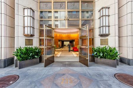 Coworking space for Rent at Werqwise - FiDi - 235 Pine St in San Francisco
