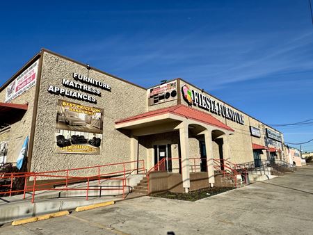 Commercial space at 10679 Harry Hines Blvd in Dallas