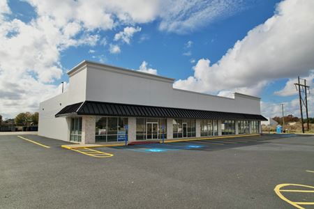 Retail space for Rent at Bayou Bend Plaza in Lafayette