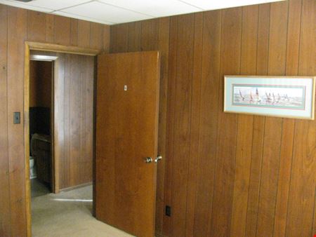 1615 Precinct Line Rd