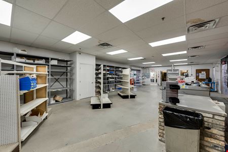 2211 W Carter