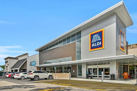 Retail space for Rent at Kendall Corners in Miami