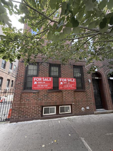 Multi-Family space for Sale at 4715 47th St in Woodside