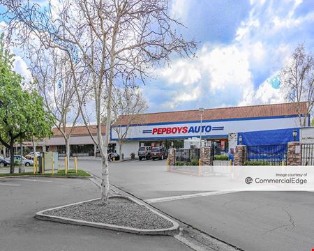Retail space for Rent at Woodlands Plaza in Simi Valley