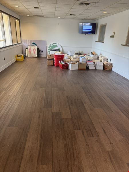 1421 Narrow Ln. Pkwy. - Subdividable Office