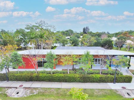 Retail space for Rent at Flexible Commercial Building in Naples