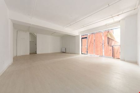 700 - 1,600 SF | 98 Graham Avenue | High-Exposure East Williamsburg Corner Retail With ADA Access for Lease