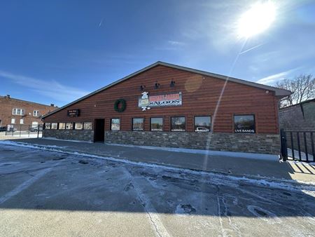 Retail space for Sale at 305 W 2nd Street in Rock Falls