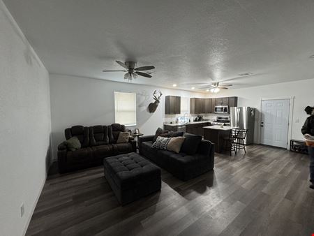 7706-7708 NW 10th St