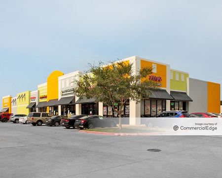 Retail space for Rent at Plaza De Oro in Dallas