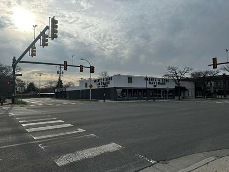Retail space for Sale at 1000-1010 N. Main Street in Royal Oak