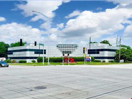 Office space for Rent at 1700 Central Plaza in Arlington Heights