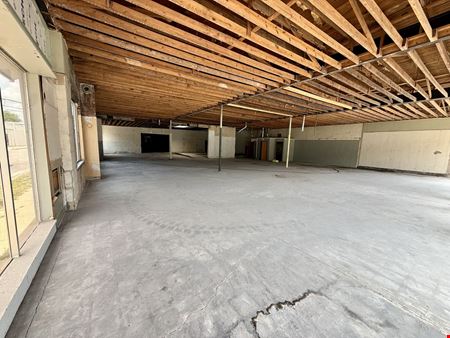 DOUGLAS RETAIL/WAREHOUSE