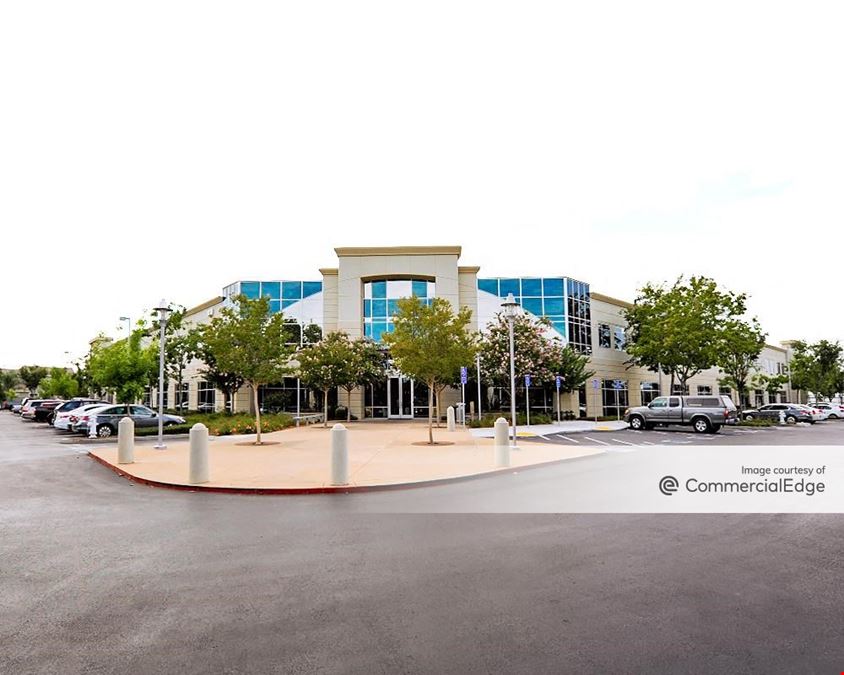 Blue Oaks Corporate Center