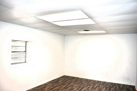859 Clayton St. - 8,121 SF Warehouse & 1,800 SF Office 1/2 mile to Exit 172, I-65