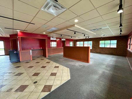 ±3,700 SF RETAIL SPACE FOR SALE OR LEASE IN NEOSHO MO