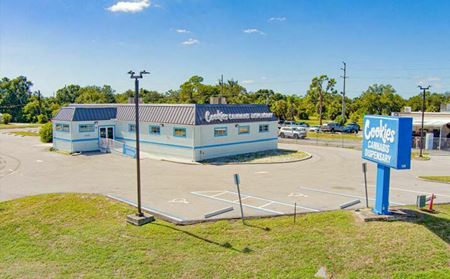Retail space for Rent at Port Charlotte Office with Signage in Port Charlotte