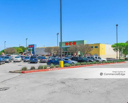 Retail space for Rent at McNeil Crossing in Pflugerville