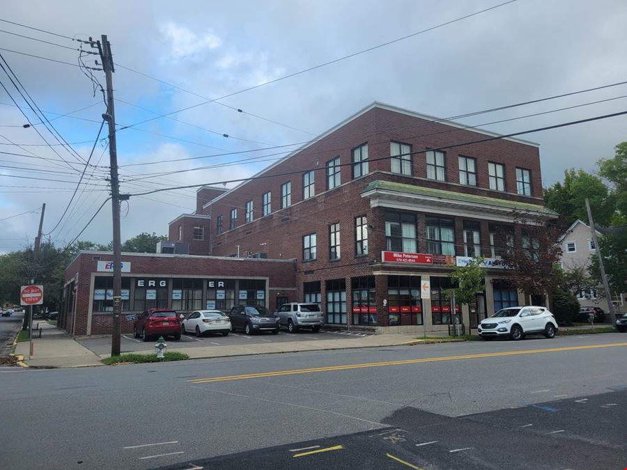 912 Main St