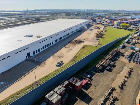 ±354,400 SF Logistics Center for Lease