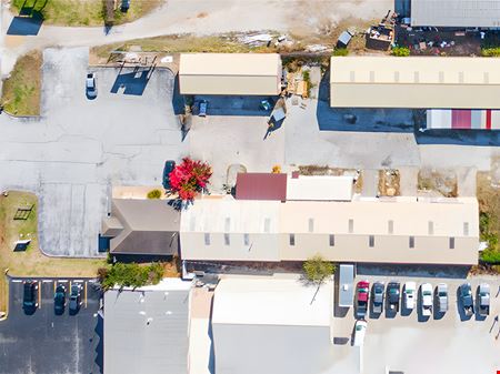 2,000 SF Warehouse For Lease near Scenic & Walnut Lawn