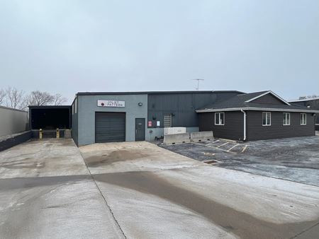 Industrial space for Sale at 508 Pasadena Ave in Crest Hill