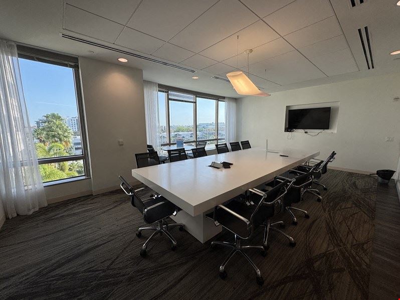 Pipeline Workspaces - Pipeline Doral